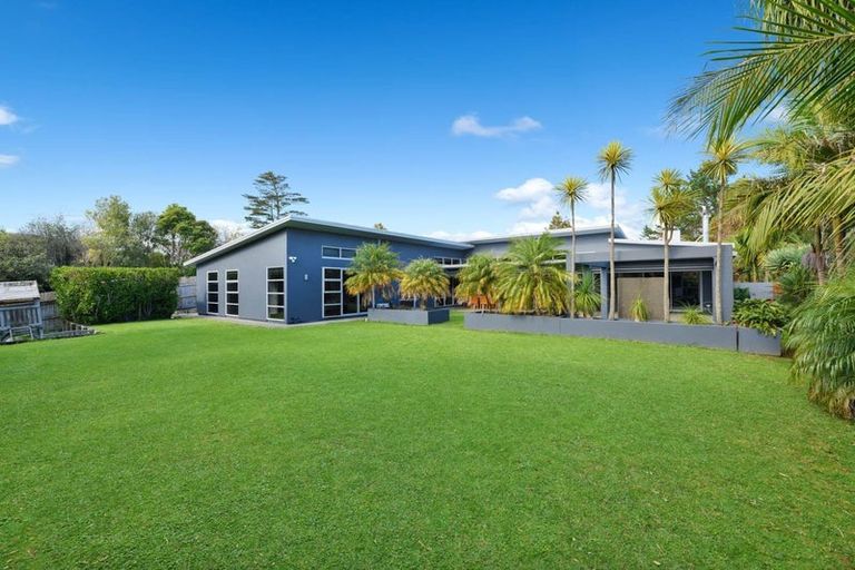 Photo of property in 7 Wicklam Lane, Greenhithe, Auckland, 0632