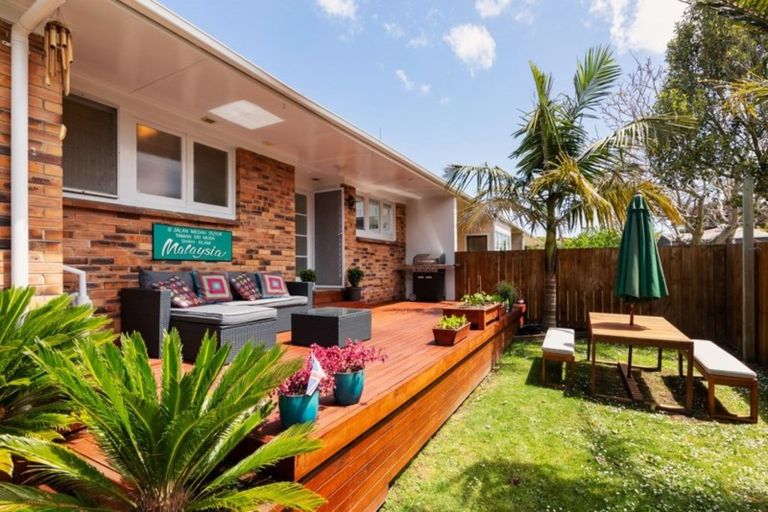 Photo of property in 1/12 Tomlinson Street, Hillpark, Auckland, 2102