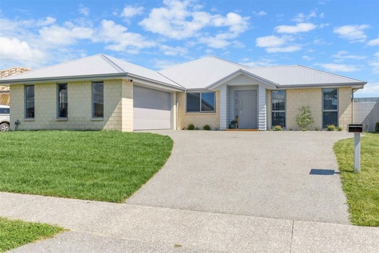 Photo of property in 84 Palm Springs Boulevard, Papamoa Beach, Papamoa, 3118