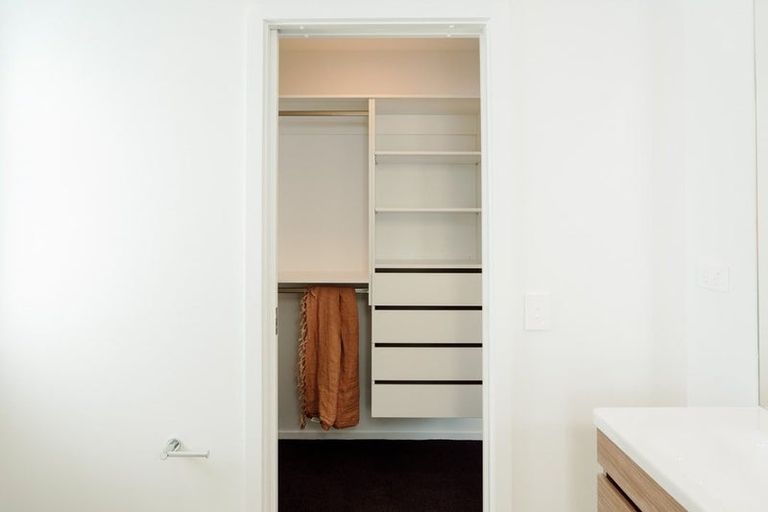 Photo of property in 10 Aarts Place, One Tree Point, 0118