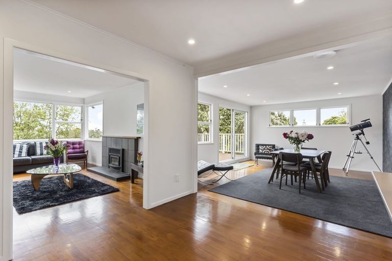 Photo of property in 4 Longfellow Parade, Glen Eden, Auckland, 0604