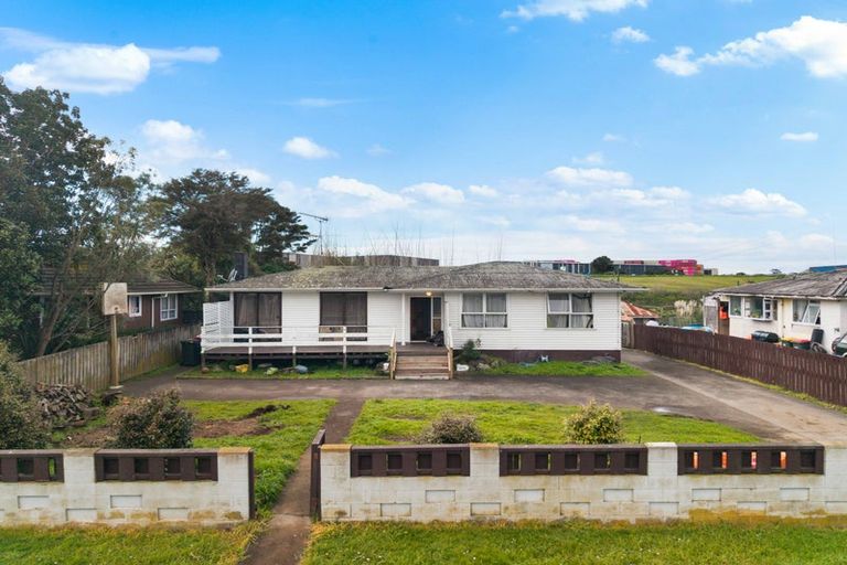 Photo of property in 39 Blake Road, Mangere East, Auckland, 2024