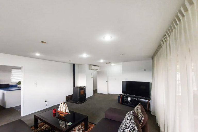 Photo of property in 58 Denise Crescent, Hornby, Christchurch, 8042