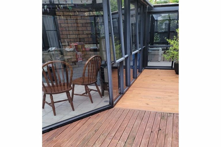 Photo of property in 1 Paulownia Place, Totara Heights, Auckland, 2105