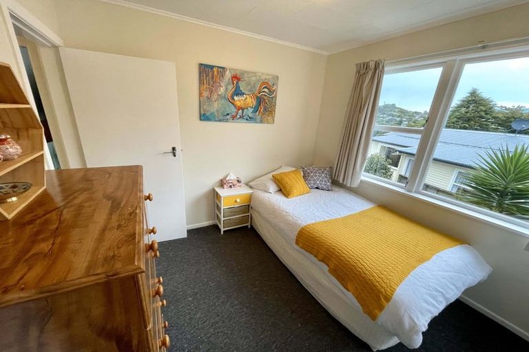 Photo of property in 7 Innes Way, Newlands, Wellington, 6037