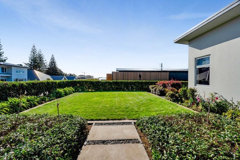 Photo of property in 24 Kotare Drive, Waiwhakaiho, New Plymouth, 4312