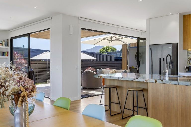 Photo of property in 10 Karapoto Lane, Rainbow Point, Taupo, 3330