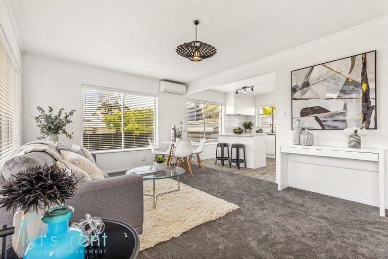 Photo of property in 2/25 Pinedale Place, Henderson, Auckland, 0610