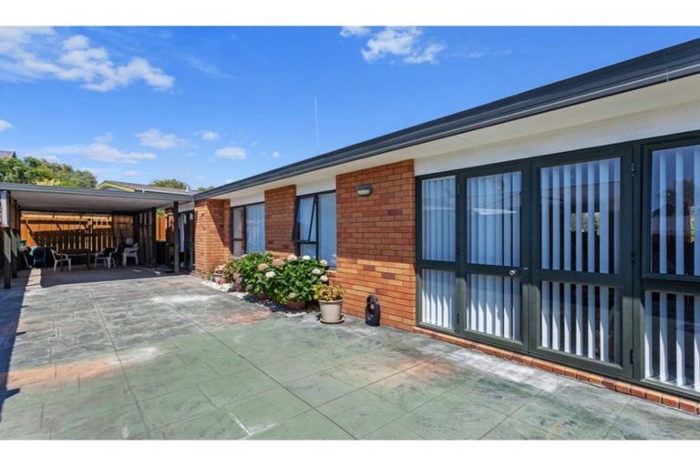 Photo of property in 1 The Glebe, Coastlands, Whakatane, 3120