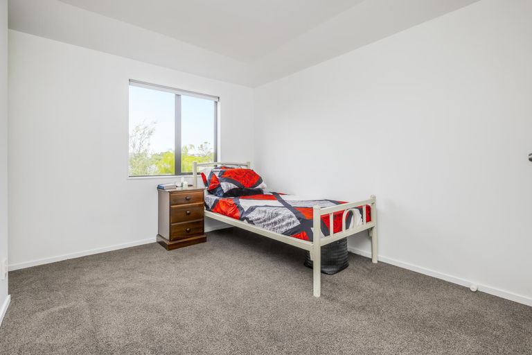 Photo of property in 3/2 Sunnydale Place, Oteha, Auckland, 0632