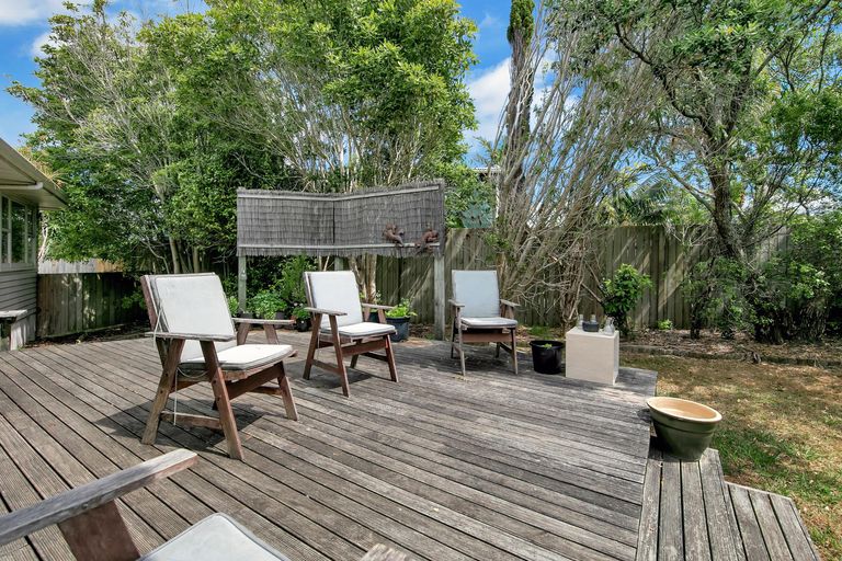 Photo of property in 27 Wharf Road, Te Atatu Peninsula, Auckland, 0610