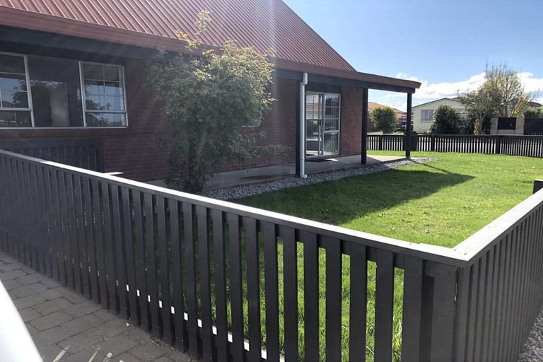 Photo of property in 141 Queenspark Drive, Parklands, Christchurch, 8083