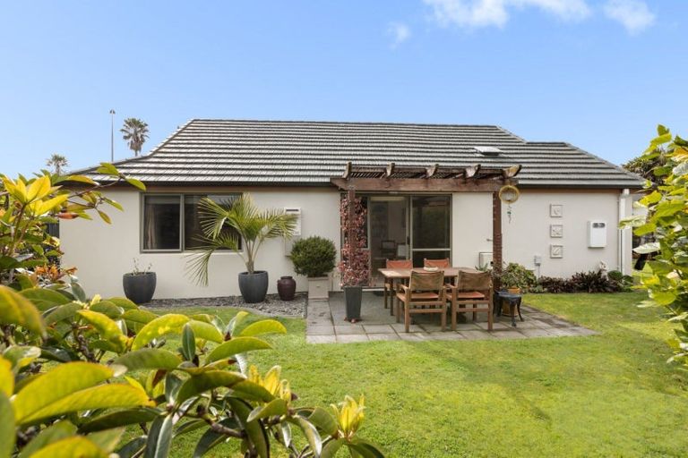 Photo of property in Seacrest, 2/200 Papamoa Beach Road, Papamoa Beach, Papamoa, 3118