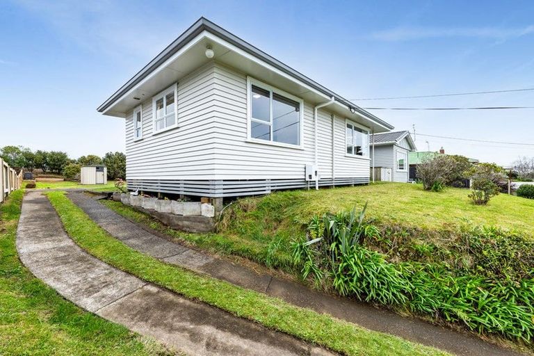 Photo of property in 62 Awanui Street, Merrilands, New Plymouth, 4312
