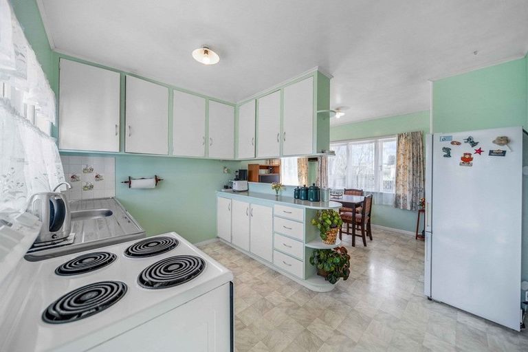 Photo of property in 23 Edinburgh Avenue, Rosehill, Papakura, 2113