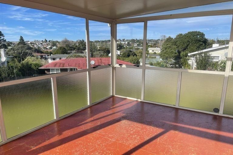 Photo of property in 20 Trojan Crescent, New Lynn, Auckland, 0600