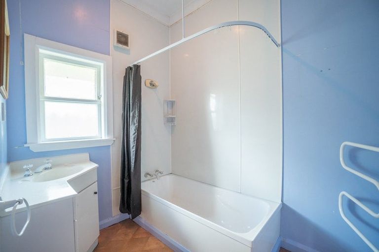 Photo of property in 19 South Street, West End, Palmerston North, 4410