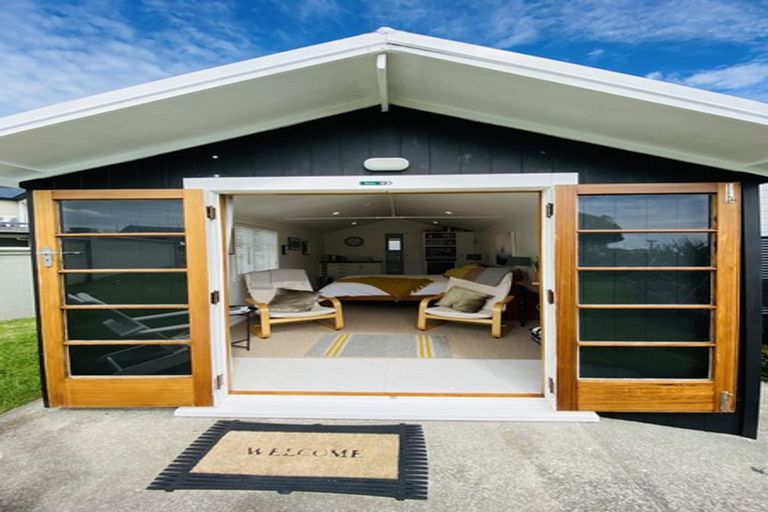 Photo of property in 4 Shearer Drive, Oakura, 4314