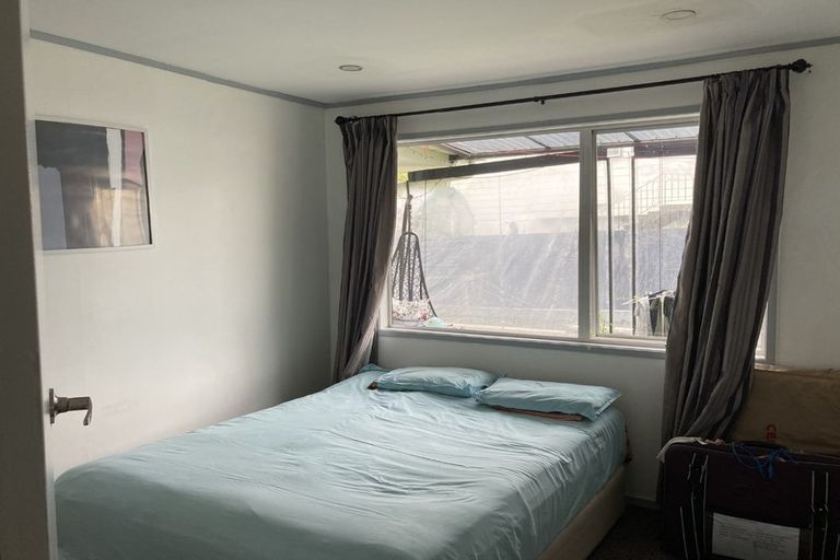 Photo of property in 35 Zita Maria Drive, Massey, Auckland, 0614