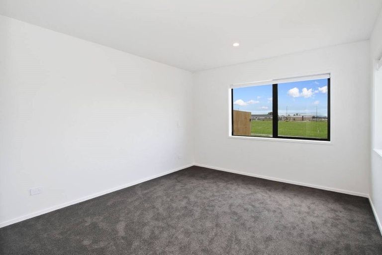 Photo of property in 3 Korowhiti Road, Clarks Beach, 2122