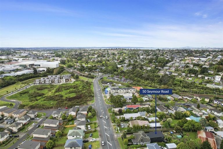 Photo of property in 50 Seymour Road, Sunnyvale, Auckland, 0612