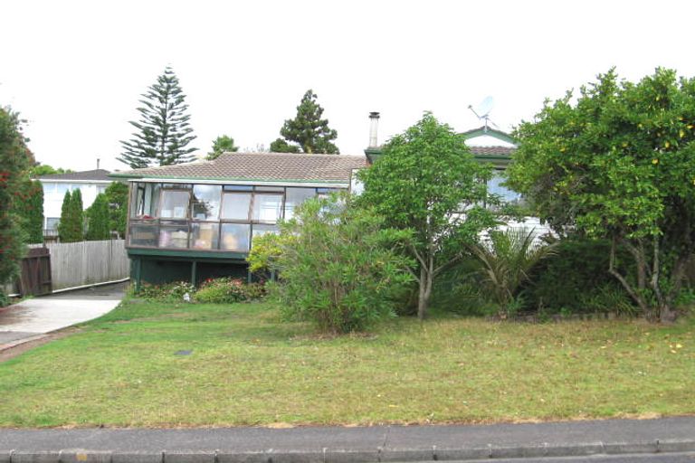Photo of property in 37 Waitaki Street, Henderson, Auckland, 0612