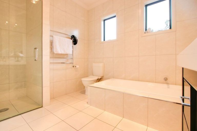 Photo of property in 74 Merlot Drive, Greenmeadows, Napier, 4112