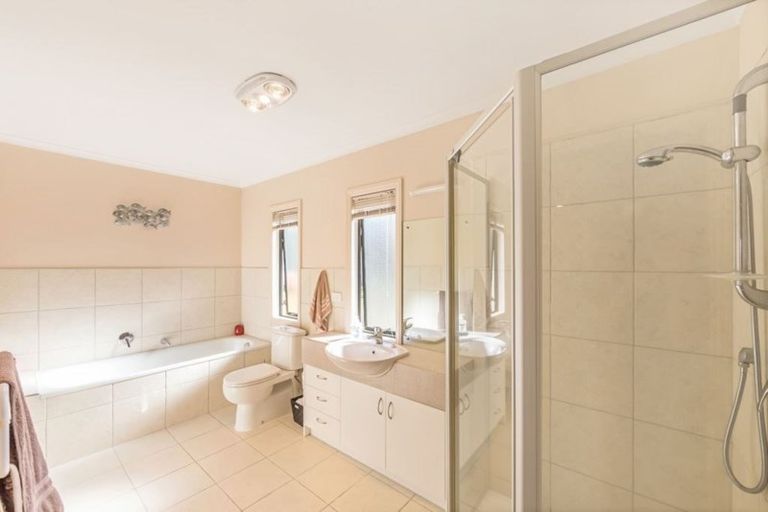 Photo of property in 46 Parkwood Crescent, Gulf Harbour, Whangaparaoa, 0930