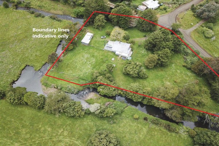 Photo of property in 1 Old Mill Road, Donnellys Crossing, Dargaville, 0379