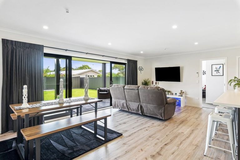 Photo of property in 124 Main Road, Waikanae, 5036