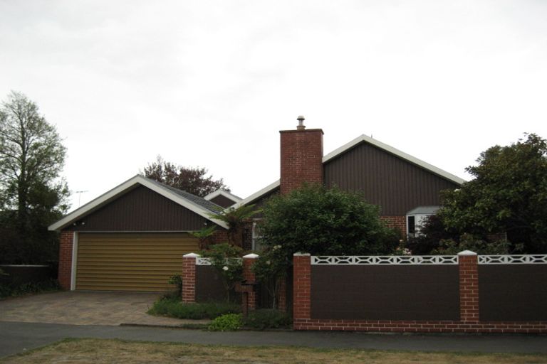 Photo of property in 53 Burnside Crescent, Burnside, Christchurch, 8053