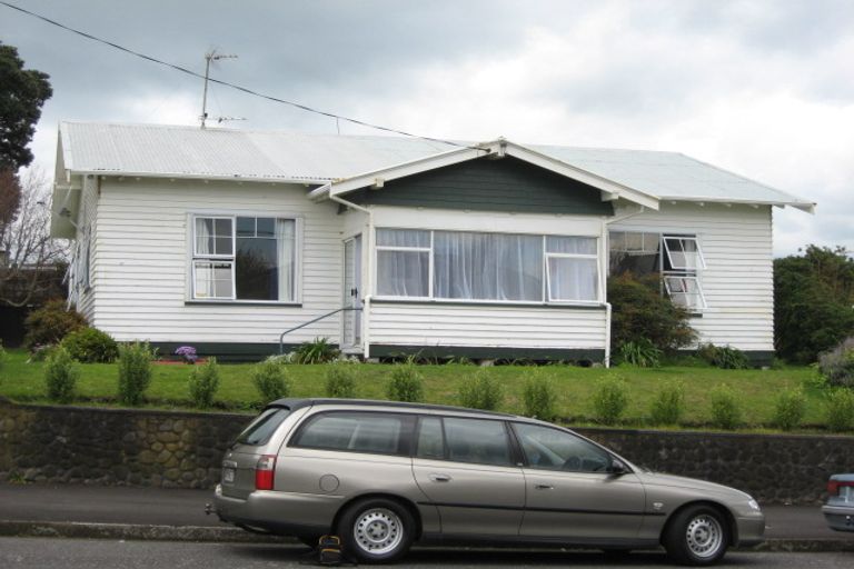 Photo of property in 31 Cutfield Road, New Plymouth, 4310