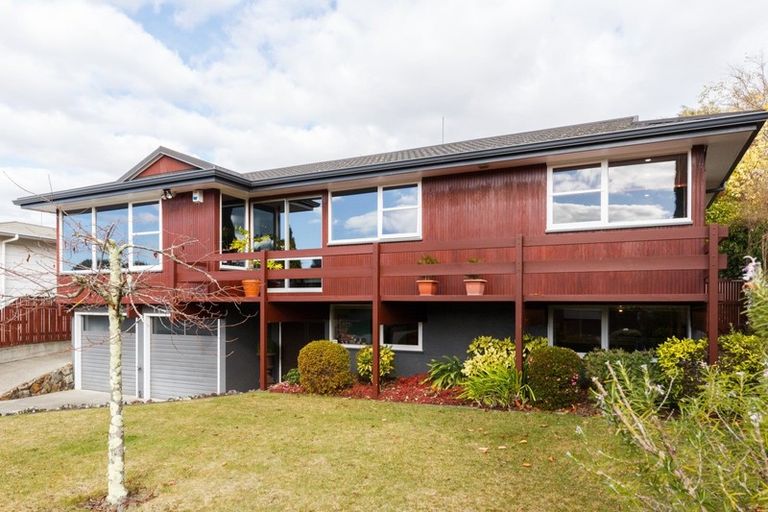 Photo of property in 28 Newcastle Street, Hokowhitu, Palmerston North, 4410