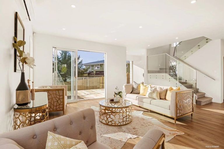 Photo of property in 142b Luckens Road, West Harbour, Auckland, 0618
