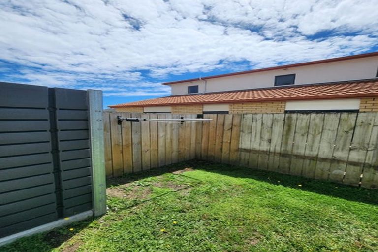 Photo of property in 128b Hutchinsons Road, Bucklands Beach, Auckland, 2014