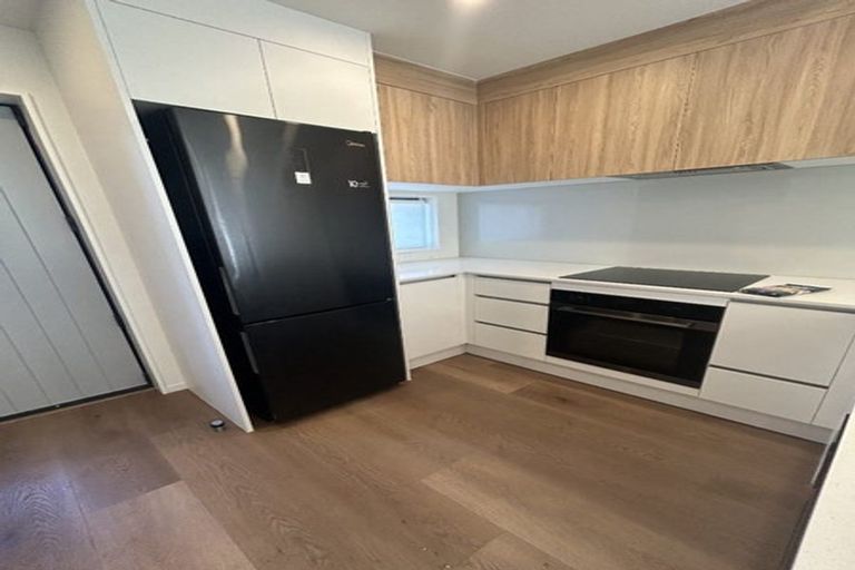 Photo of property in 9/327 Glengarry Road, Glen Eden, Auckland, 0602