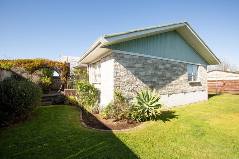 Photo of property in 24 Forest Lake Road, Forest Lake, Hamilton, 3200