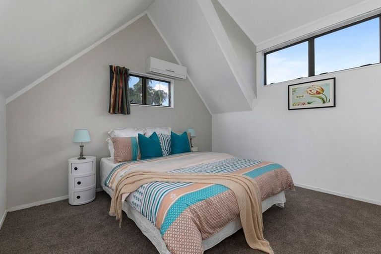 Photo of property in 11 Titirangi Road, New Lynn, Auckland, 0600