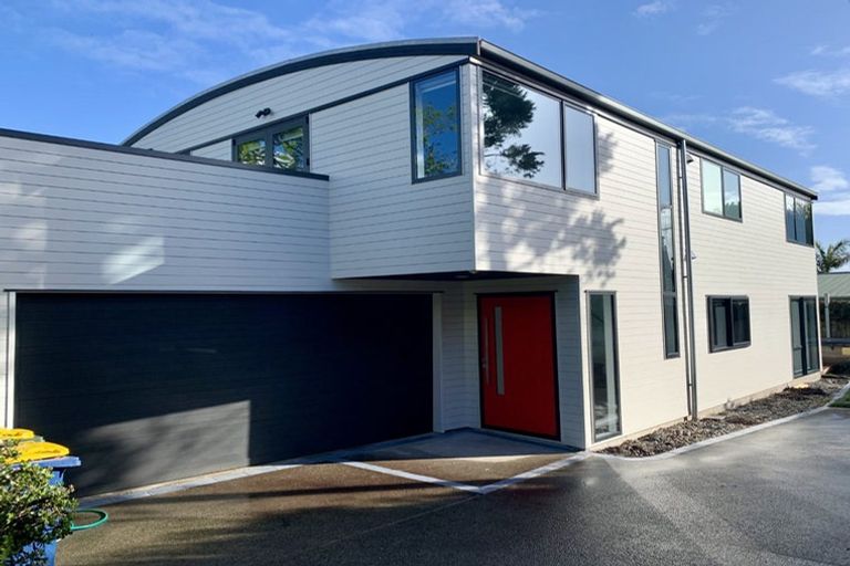 Photo of property in 124a Calliope Road, Stanley Point, Auckland, 0624