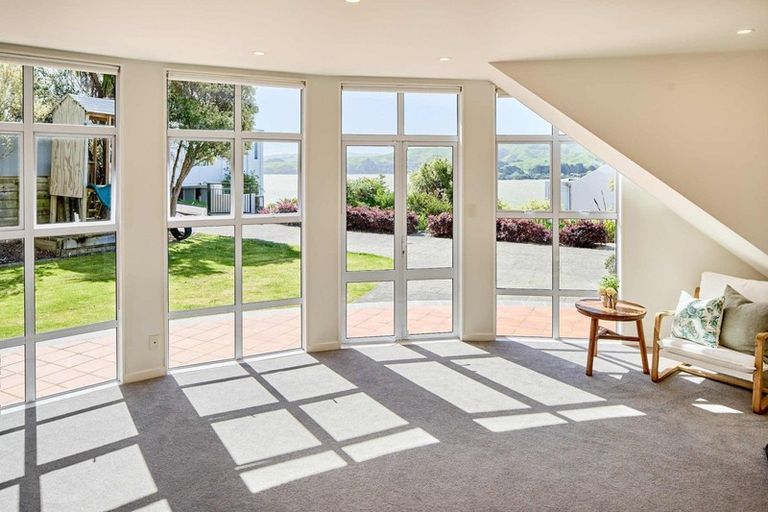 Photo of property in 24 Molyneux Close, Whitby, Porirua, 5024