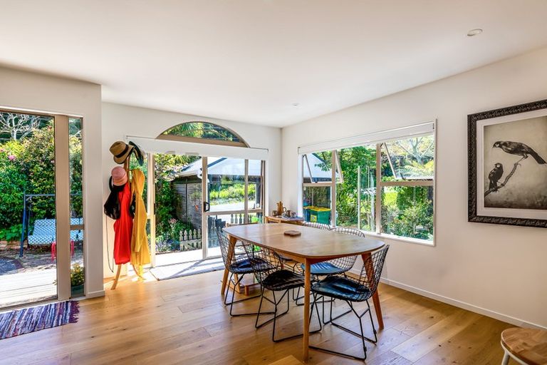 Photo of property in 46 Huia Road, Titirangi, Auckland, 0604