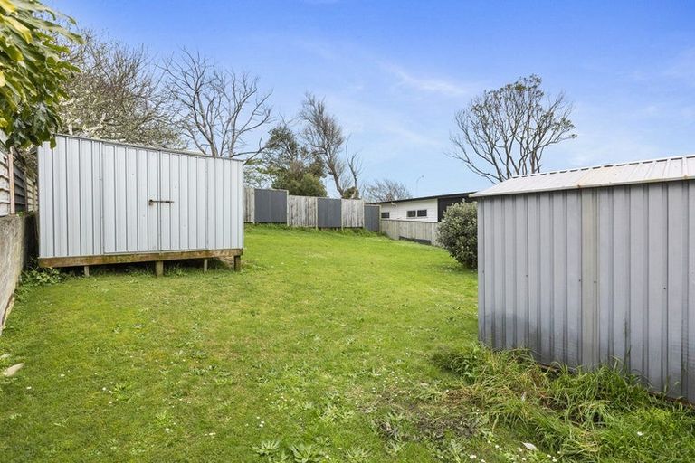 Photo of property in 77 Pohutukawa Place, Bell Block, New Plymouth, 4312