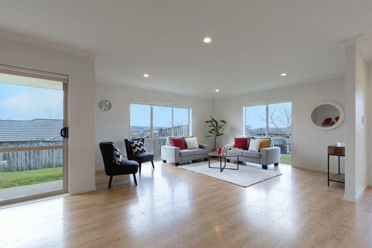 Photo of property in 21 Mili Way, Ranui, Auckland, 0612