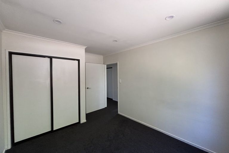 Photo of property in 1/6 Calverton Place, Halswell, Christchurch, 8025