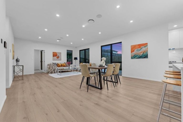 Photo of property in 16 Booker Drive, Tuakau, 2121