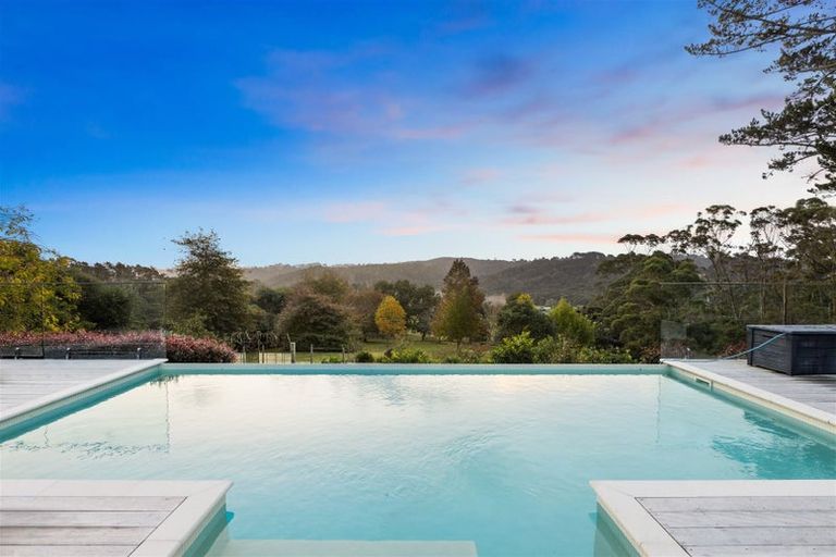 Photo of property in 340 Paremoremo Road, Paremoremo, Auckland, 0632