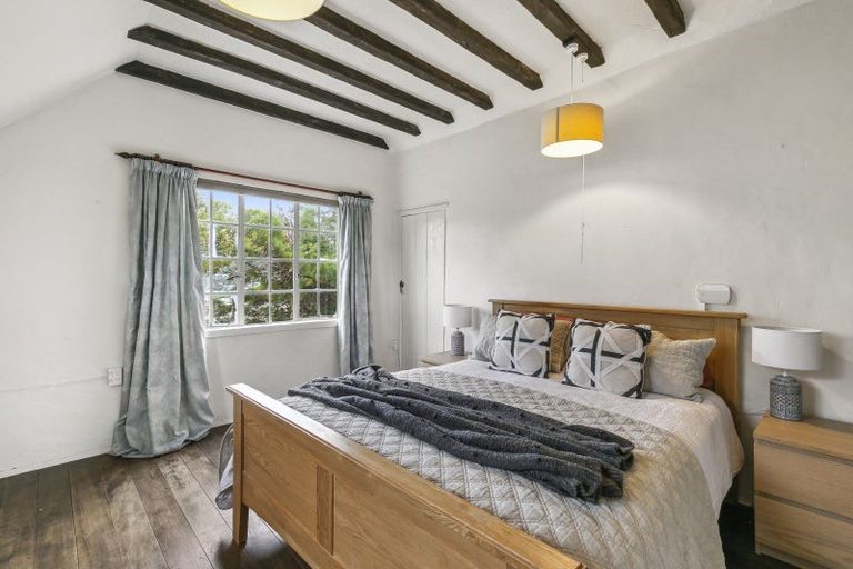 Photo of property in 42 Nicholson Road, Khandallah, Wellington, 6035