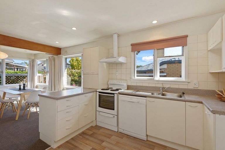 Photo of property in 14 Coniston Avenue, Ilam, Christchurch, 8041