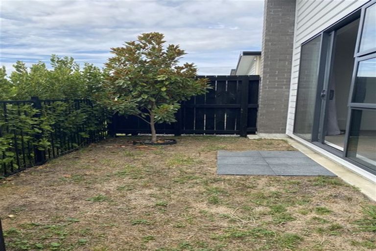 Photo of property in 32 Liberation Road, Papakura, 2110
