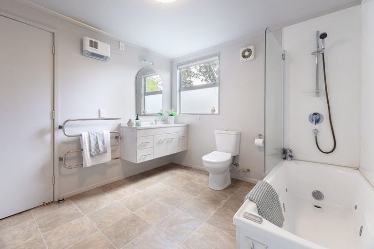 Photo of property in 6 Menin Road, Raumati South, Paraparaumu, 5032